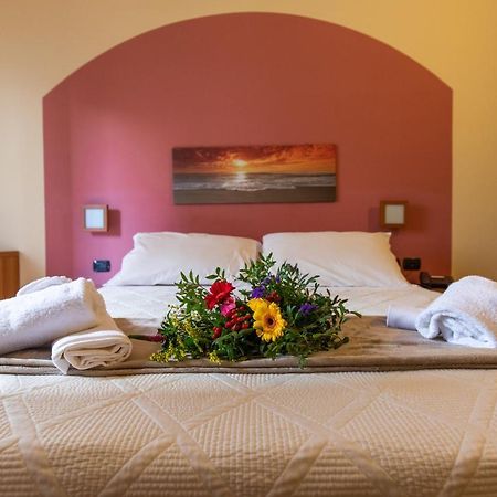Xxv Aprile Casa Per Ferie Hotel Albenga Exterior foto