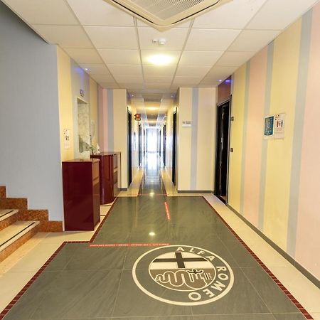 Xxv Aprile Casa Per Ferie Hotel Albenga Exterior foto