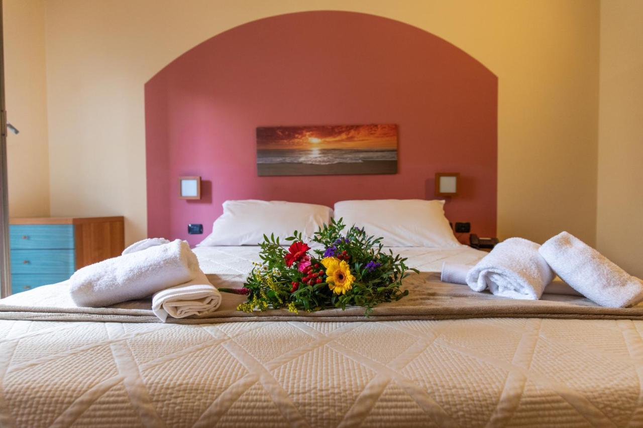 Xxv Aprile Casa Per Ferie Hotel Albenga Exterior foto